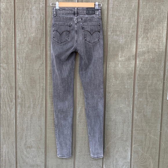 Levi’s High Rise Skinny - Picture 2 of 5